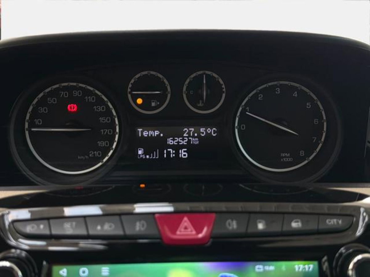 Lancia Ypsilon 1.2 69 CV 5 porte GPL Ecochic Gold (9)