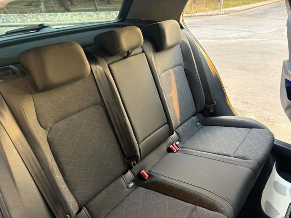 Volkswagen Golf Variant 2.0 TDI SCR DSG Life (11)