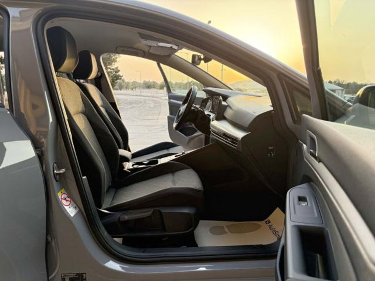 Volkswagen Golf Variant 2.0 TDI SCR DSG Life (9)