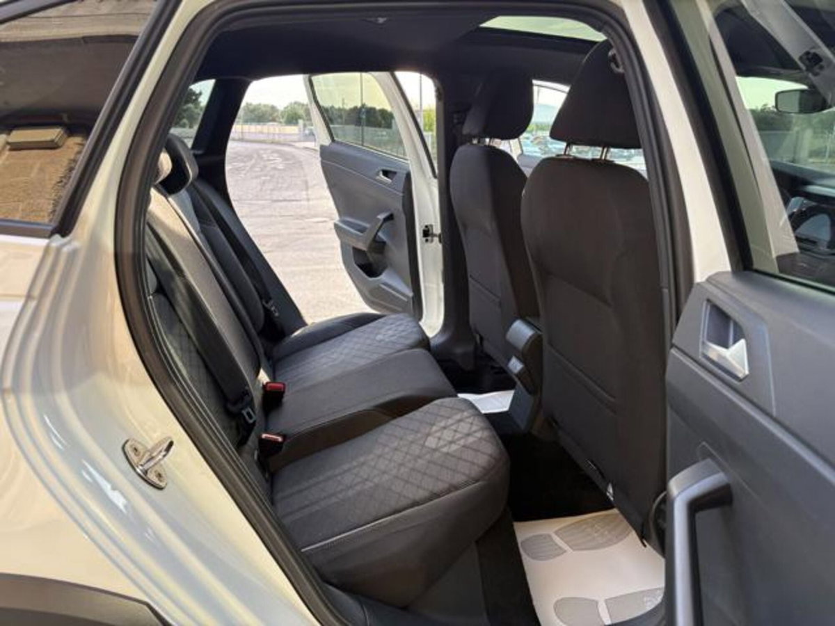 Volkswagen Taigo 1.0 tsi R-Line 115cv dsg (13)