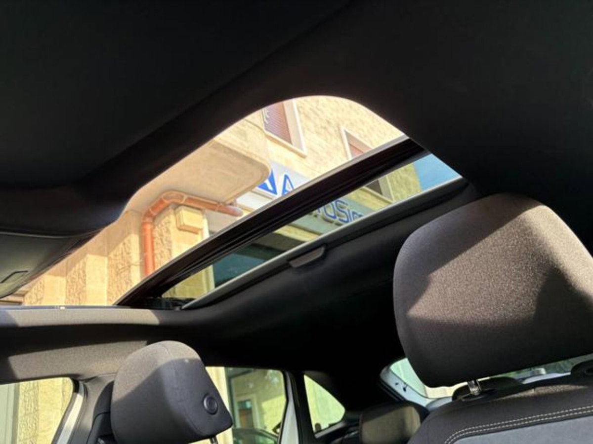 Volkswagen Taigo 1.0 tsi R-Line 115cv dsg (9)