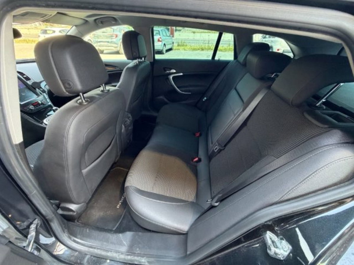 Opel Insignia Station Wagon CDTI 160CV Sports Cosmo (10)