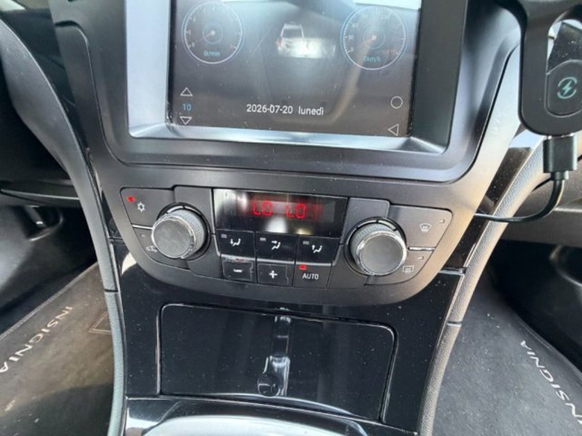 Opel Insignia Station Wagon CDTI 160CV Sports Cosmo (15)