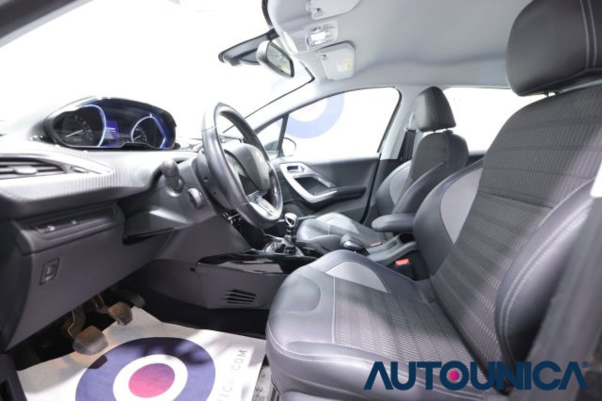 Peugeot 2008 PureTech 130 S&S Allure (19)