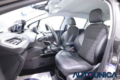 Peugeot 2008 PureTech 130 S&S Allure (6)