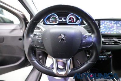 Peugeot 2008 PureTech 130 S&S Allure (7)