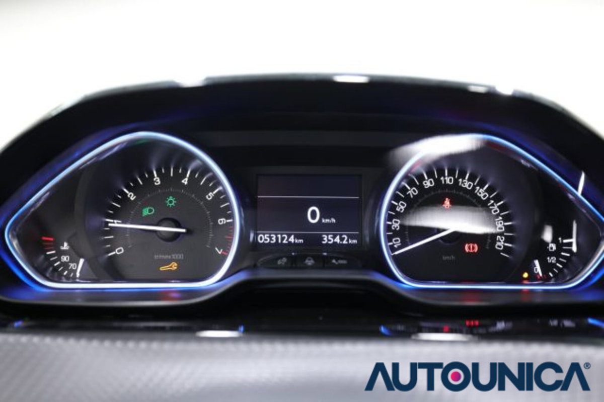 Peugeot 2008 PureTech 130 S&S Allure (8)