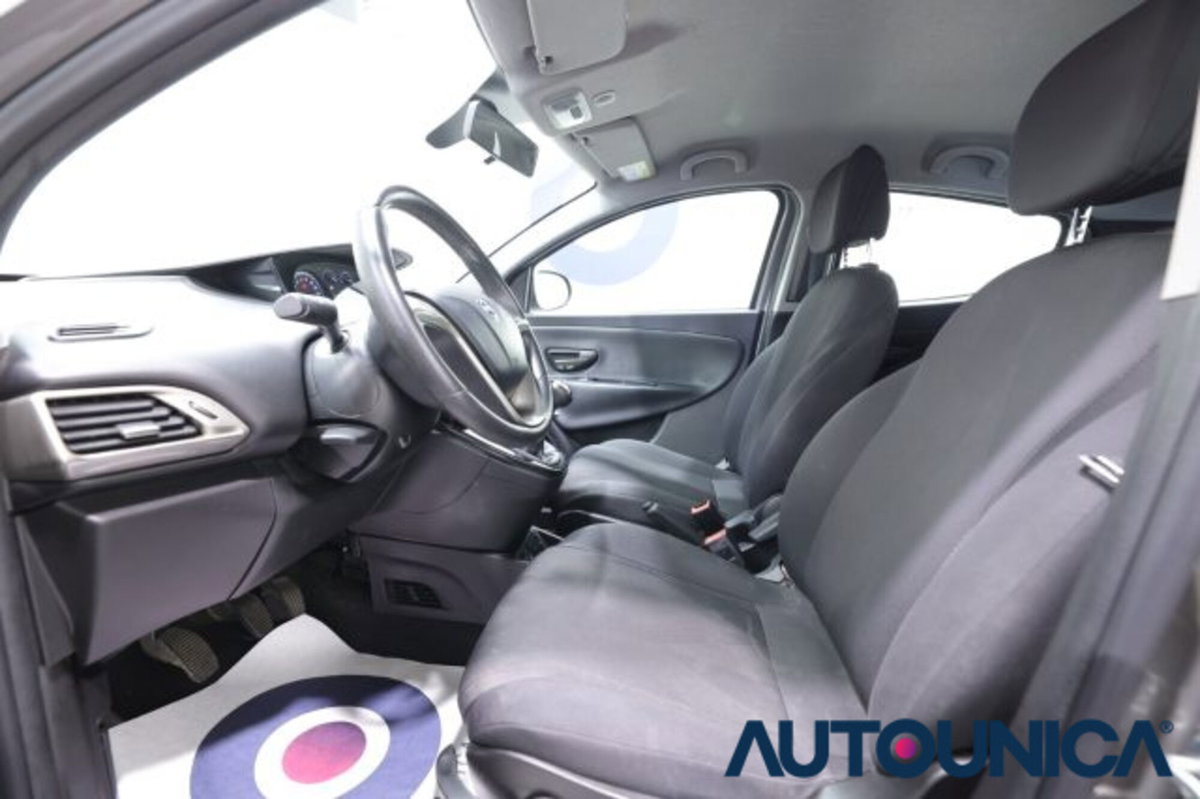 Lancia Ypsilon 1.2 69 CV 5 porte Elefantino Blu (18)