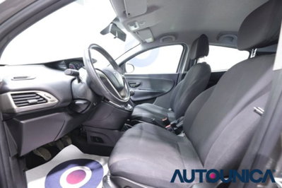 Lancia Ypsilon 1.2 69 CV 5 porte Elefantino Blu (18)