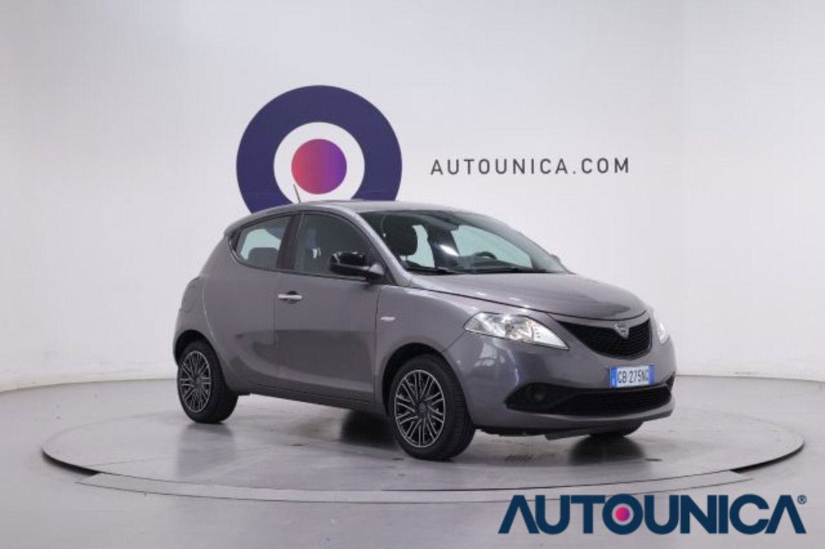 Lancia Ypsilon 1.2 69 CV 5 porte Elefantino Blu (3)