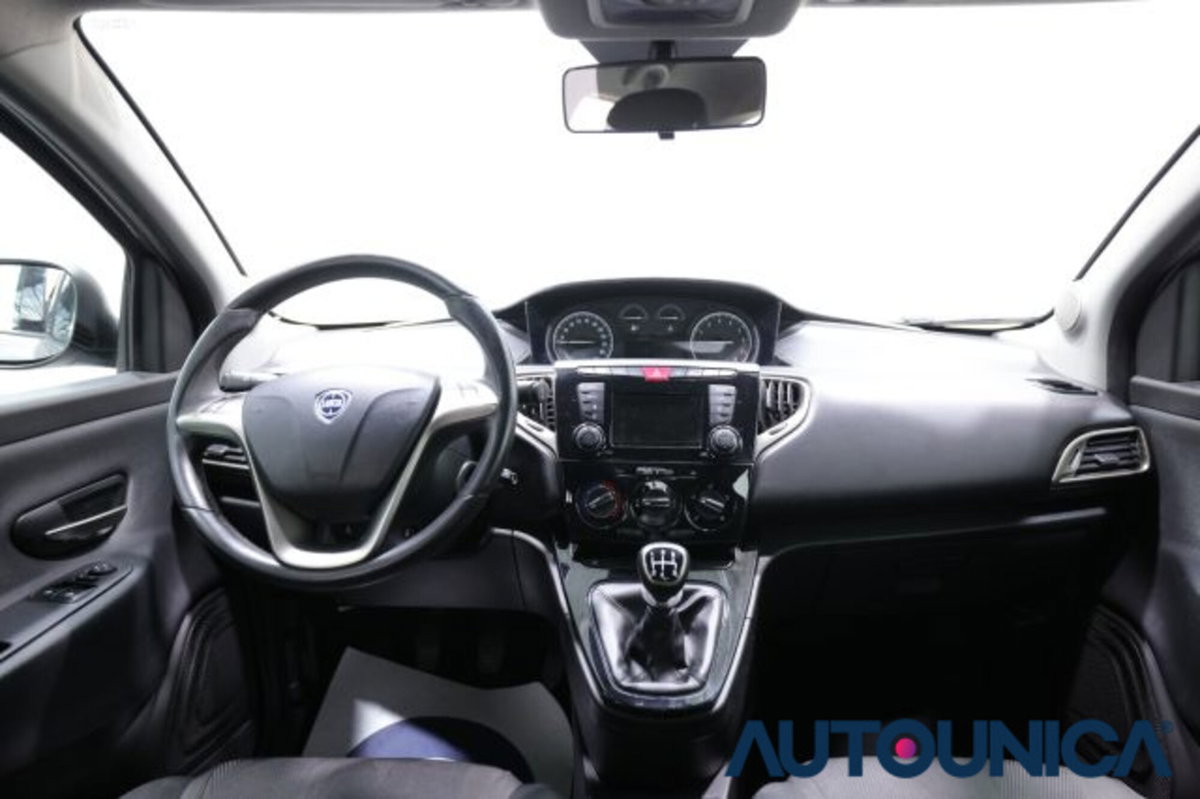 Lancia Ypsilon 1.2 69 CV 5 porte Elefantino Blu (9)