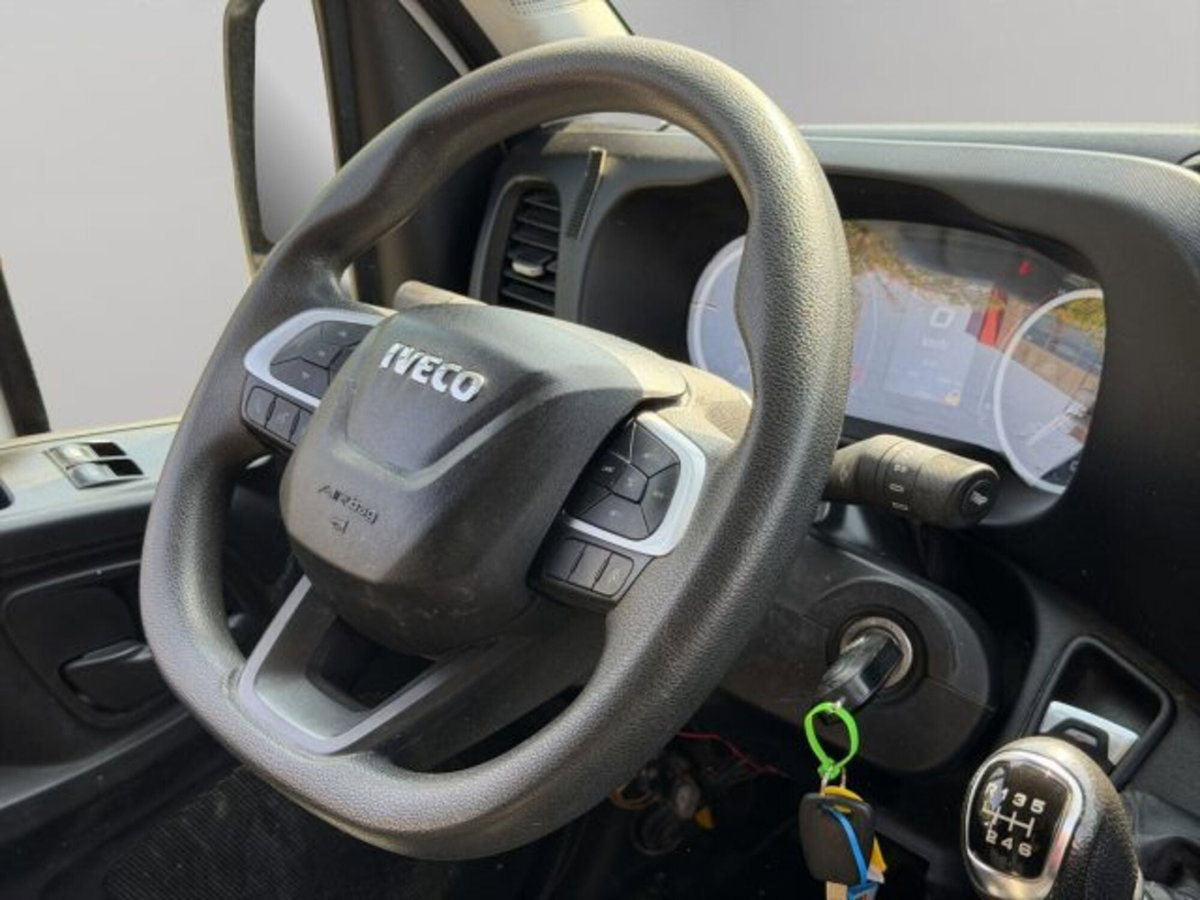 Iveco Daily Telaio 35S14 2.3 HPT PLM Cabinato (11)