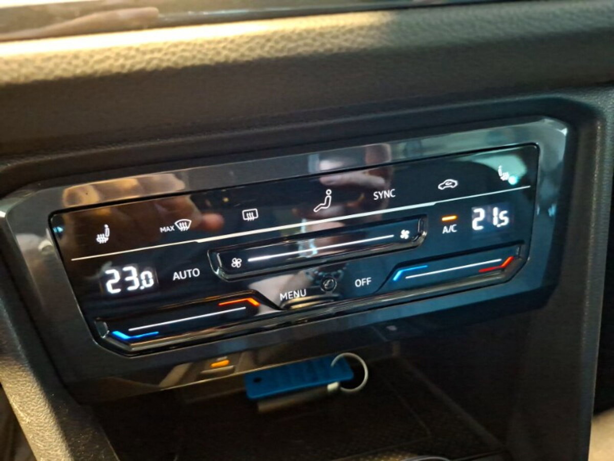 Volkswagen Tiguan 2.0 TDI 150 CV SCR DSG 4MOTION Elegance (19)