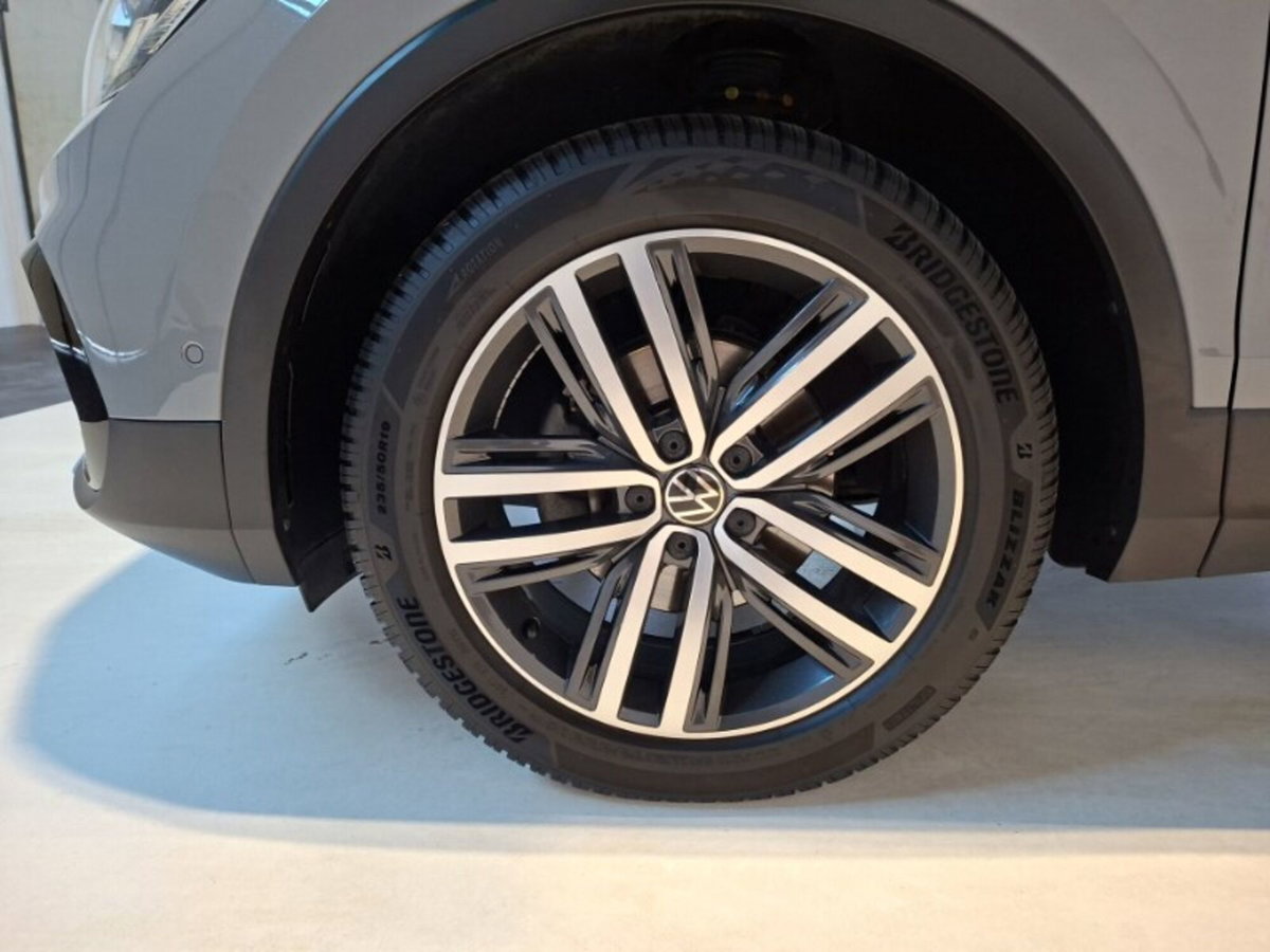 Volkswagen Tiguan 2.0 TDI 150 CV SCR DSG 4MOTION Elegance (8)