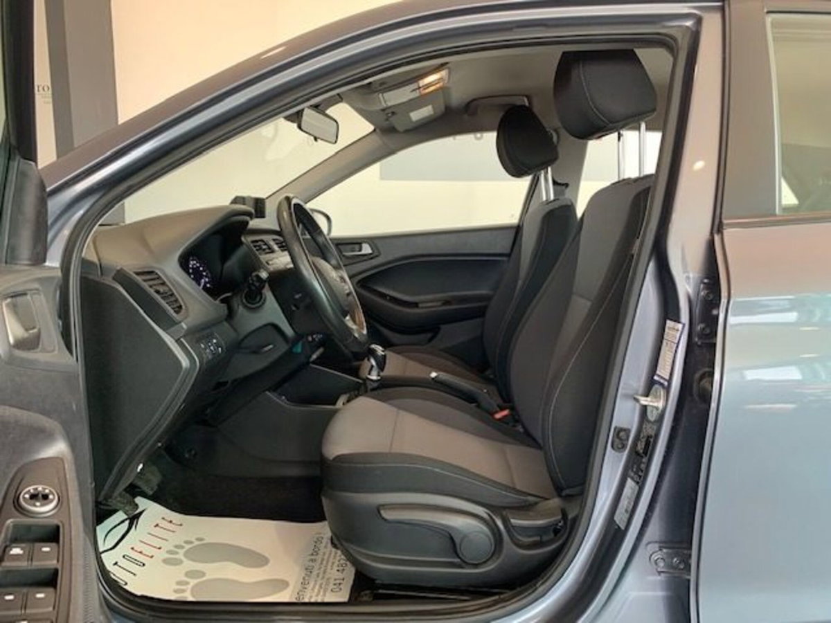 Hyundai i20 1.1 CRDi 5p. BlueDrive (12)