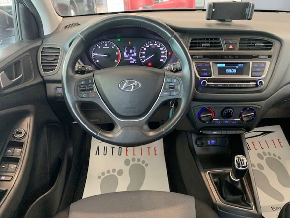 Hyundai i20 1.1 CRDi 5p. BlueDrive (9)