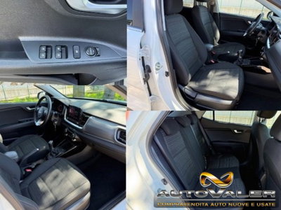 Kia Stonic 1.0 T-GDi 100 CV MHEV iMT Style (11)