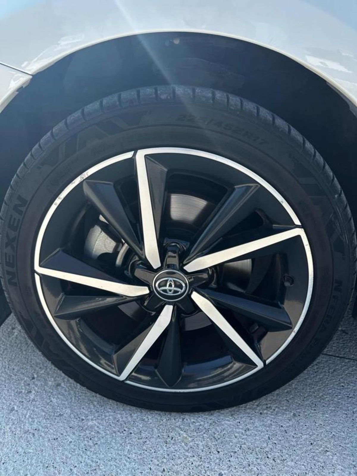 Toyota Auris Station Wagon 1.8 Hybrid Black Edition (10)