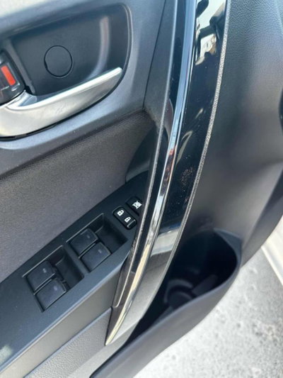 Toyota Auris Station Wagon 1.8 Hybrid Black Edition (12)