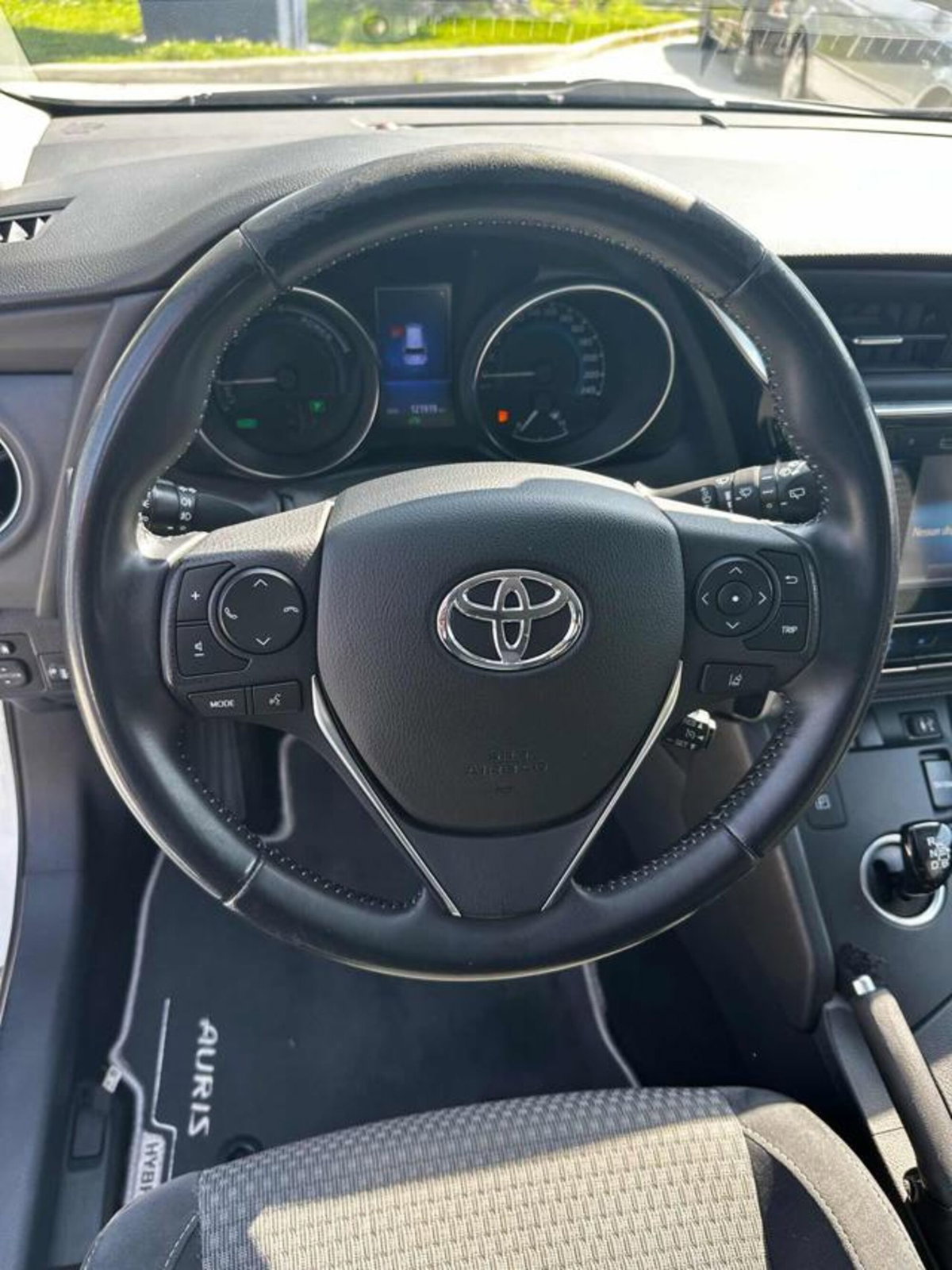 Toyota Auris Station Wagon 1.8 Hybrid Black Edition (14)