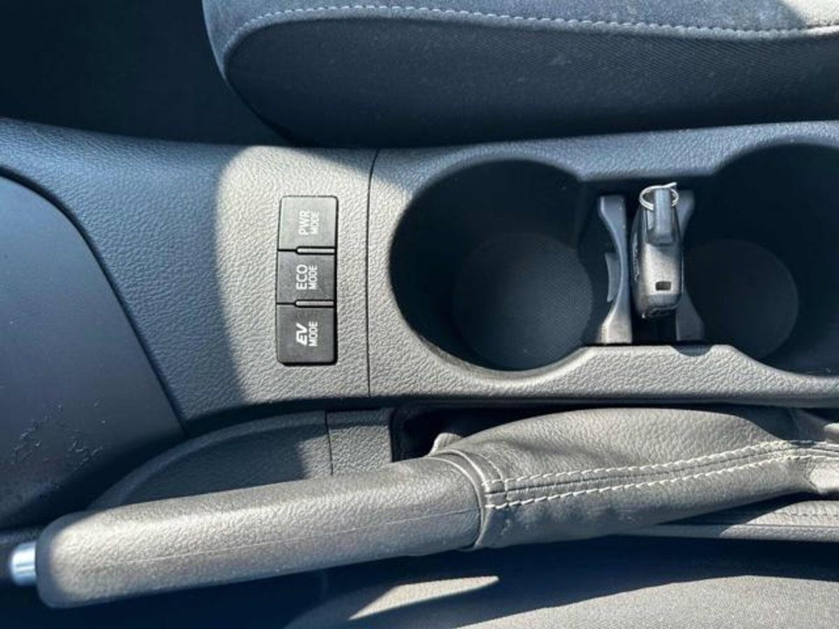 Toyota Auris Station Wagon 1.8 Hybrid Black Edition (18)