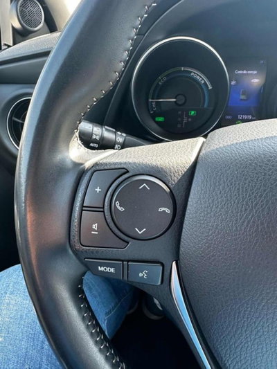 Toyota Auris Station Wagon 1.8 Hybrid Black Edition (20)