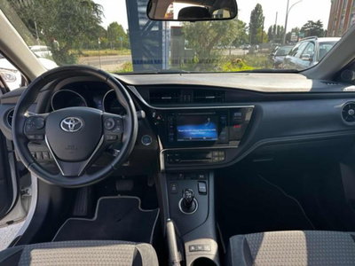 Toyota Auris Station Wagon 1.8 Hybrid Black Edition (9)