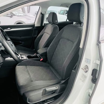 Volkswagen Golf Variant 2.0 TDI SCR DSG Life (14)