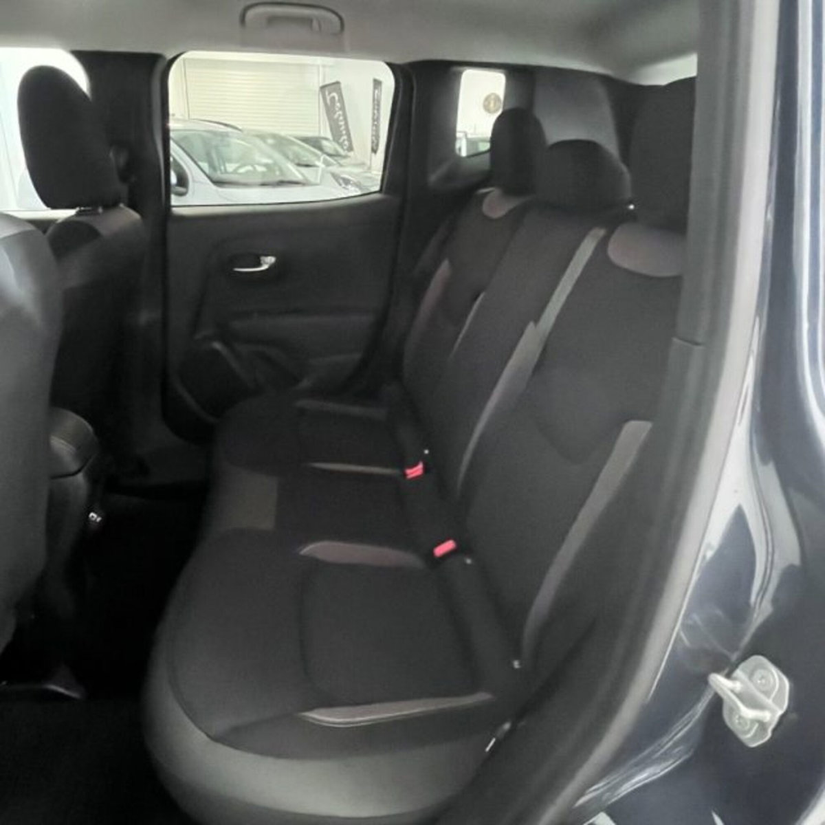 Jeep Renegade 1.5 Turbo T4 MHEV Limited (15)