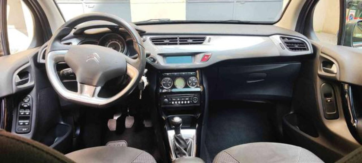 Citroen C3 1.2 VTi 82 Exclusive (10)