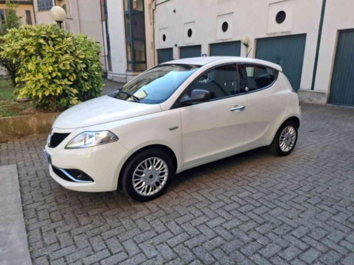 Lancia Ypsilon 1.2 69 CV 5 porte GPL Ecochic Gold
