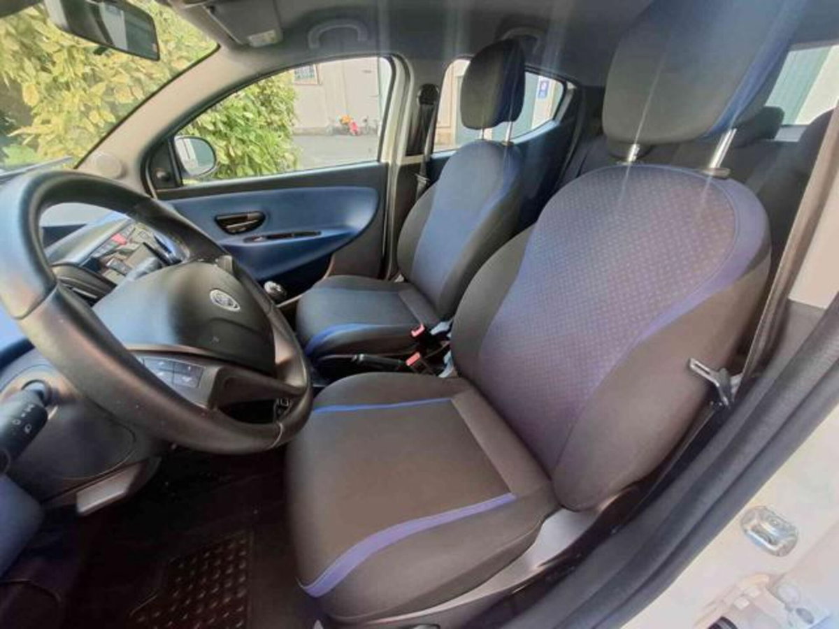 Lancia Ypsilon 1.2 69 CV 5 porte GPL Ecochic Gold (11)