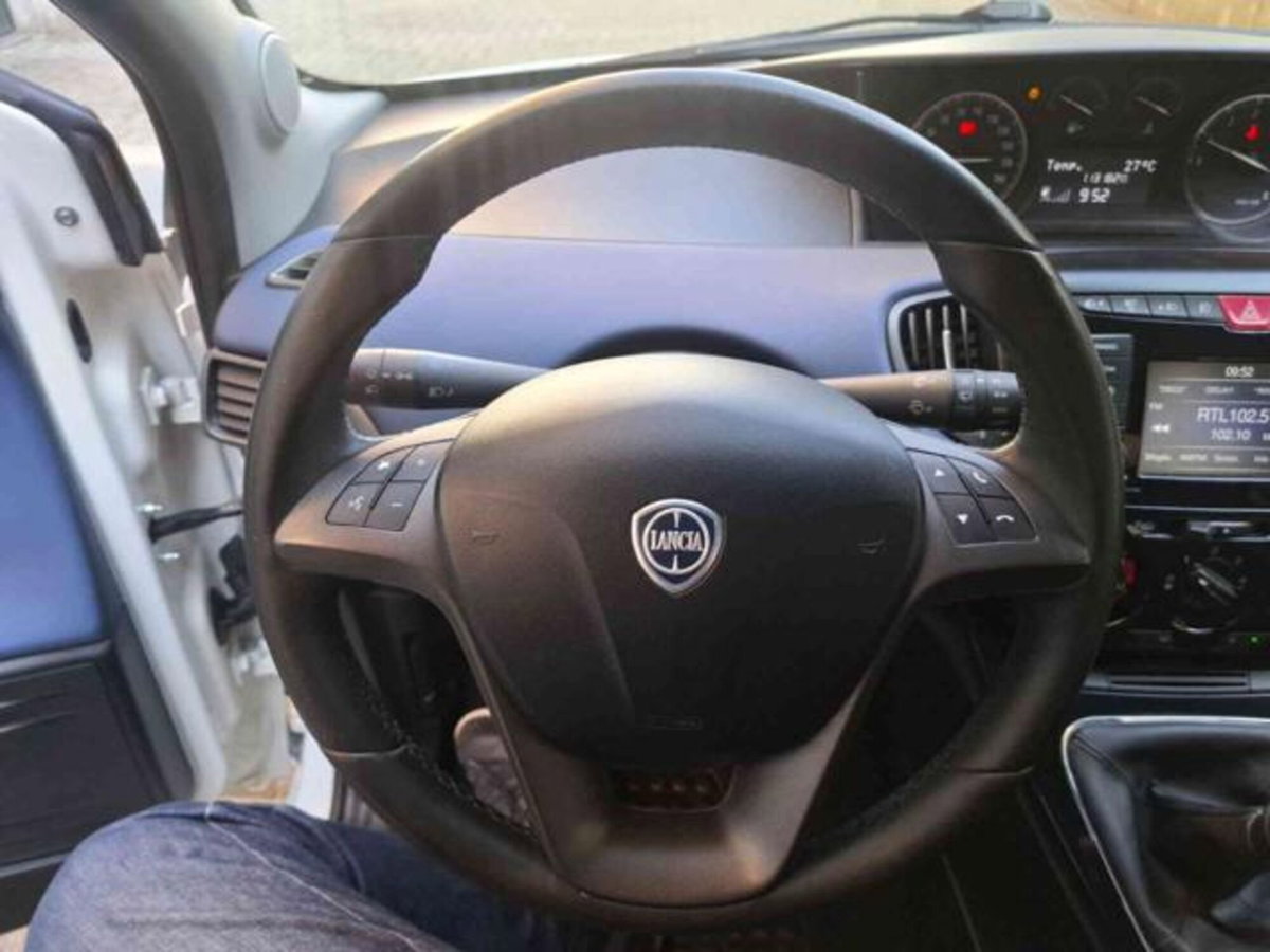 Lancia Ypsilon 1.2 69 CV 5 porte GPL Ecochic Gold (13)