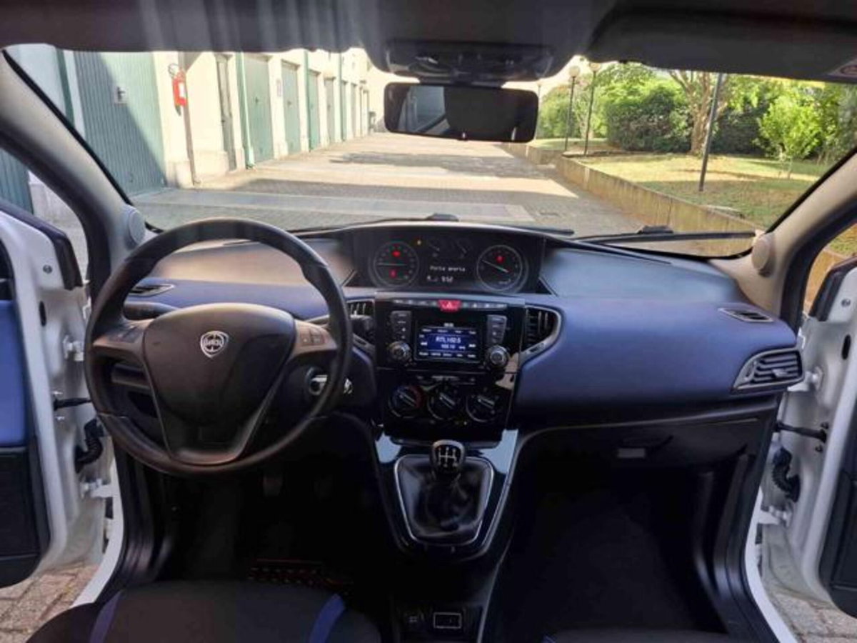 Lancia Ypsilon 1.2 69 CV 5 porte GPL Ecochic Gold (15)