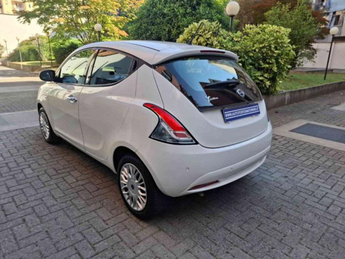 Lancia Ypsilon 1.2 69 CV 5 porte GPL Ecochic Gold (3)