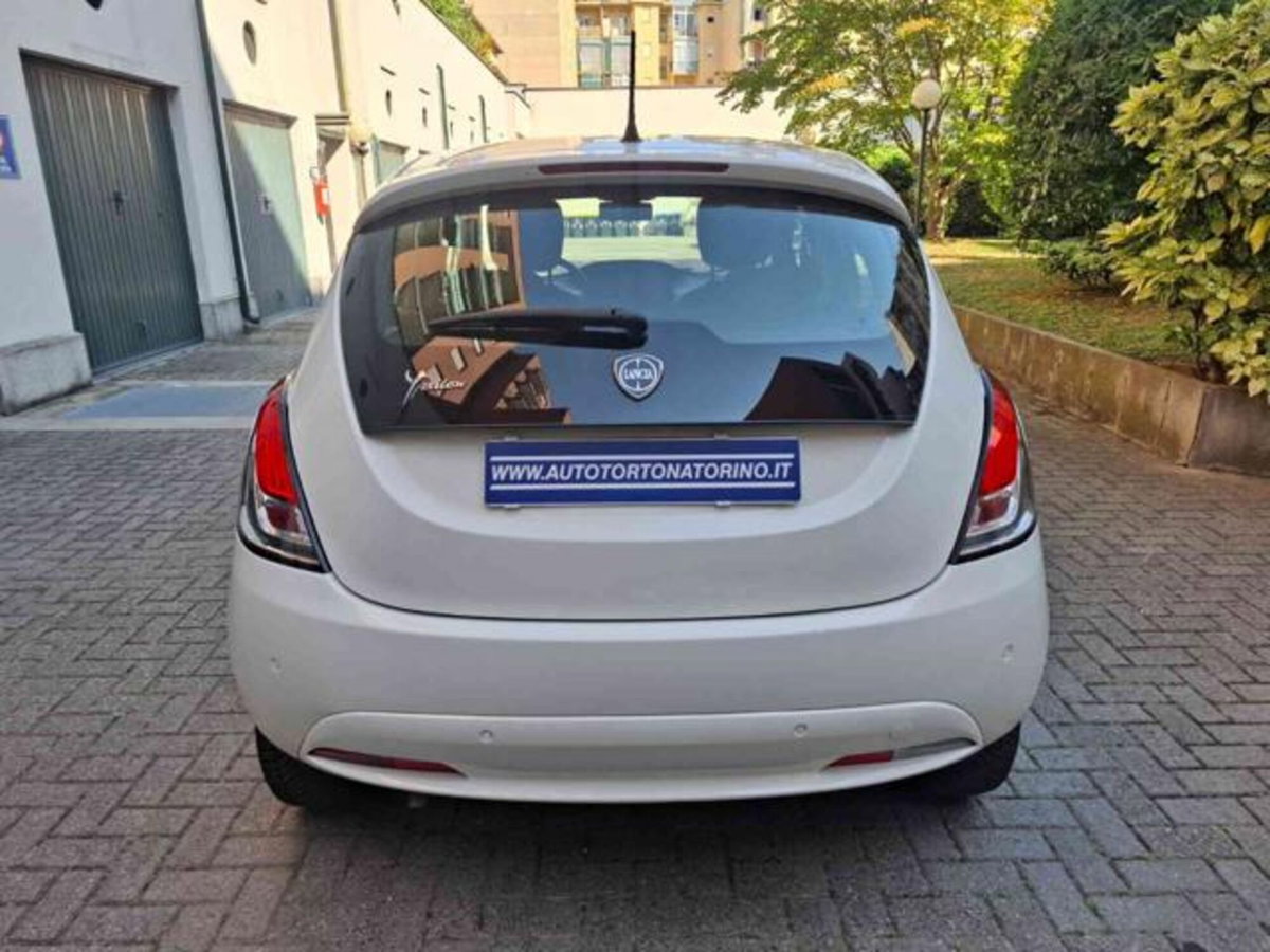 Lancia Ypsilon 1.2 69 CV 5 porte GPL Ecochic Gold (4)