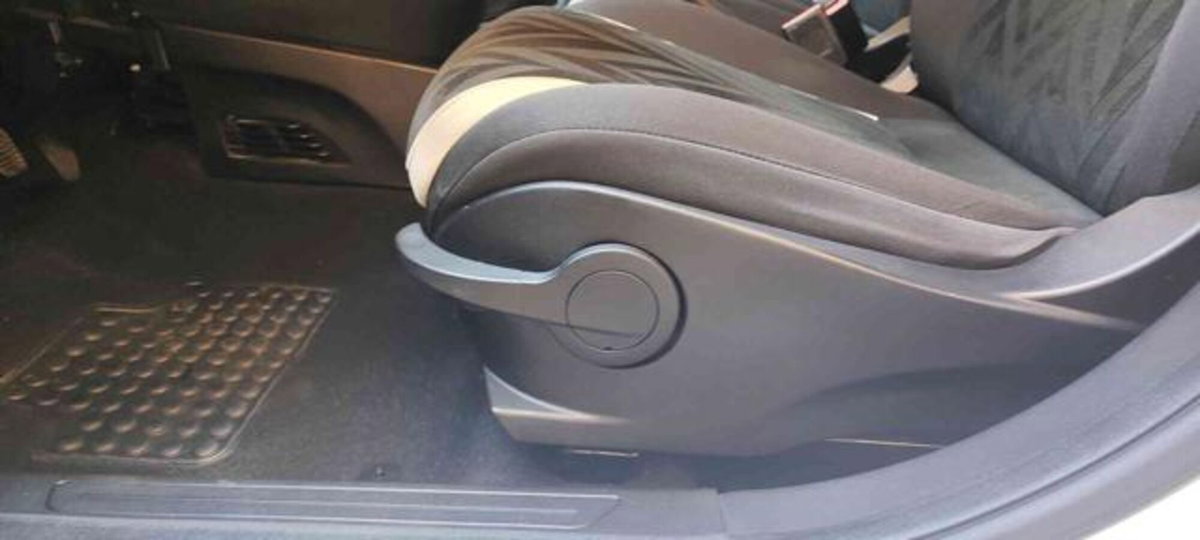 Lancia Ypsilon 1.2 69 CV 5 porte Gold (12)