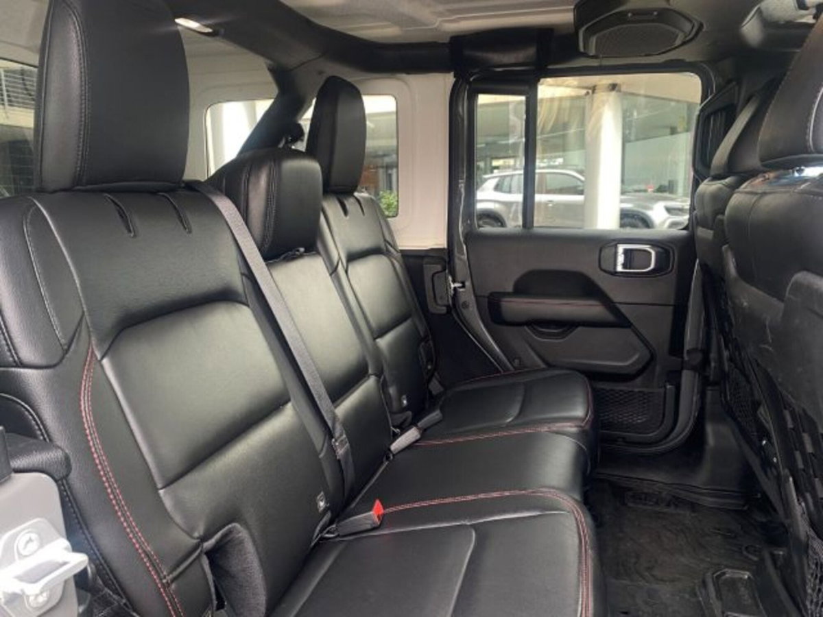 Jeep Wrangler Unlimited 2.2 Mjt II Rubicon (9)