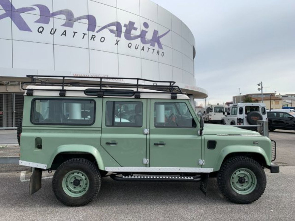 Land Rover Defender 110 2.2 TD4 Station Wagon Heritage Edition N1 (2)