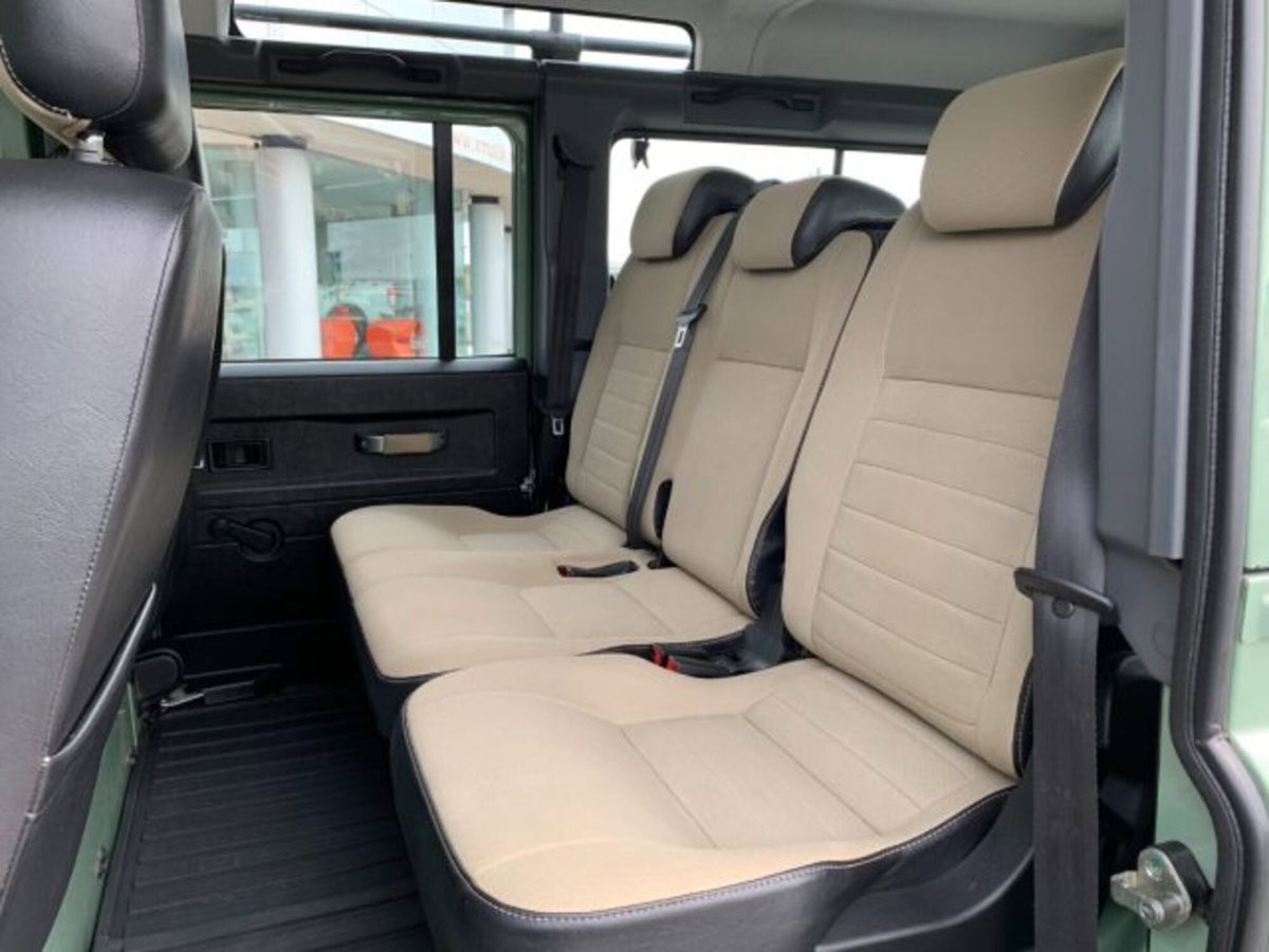 Land Rover Defender 110 2.2 TD4 Station Wagon Heritage Edition N1 (8)
