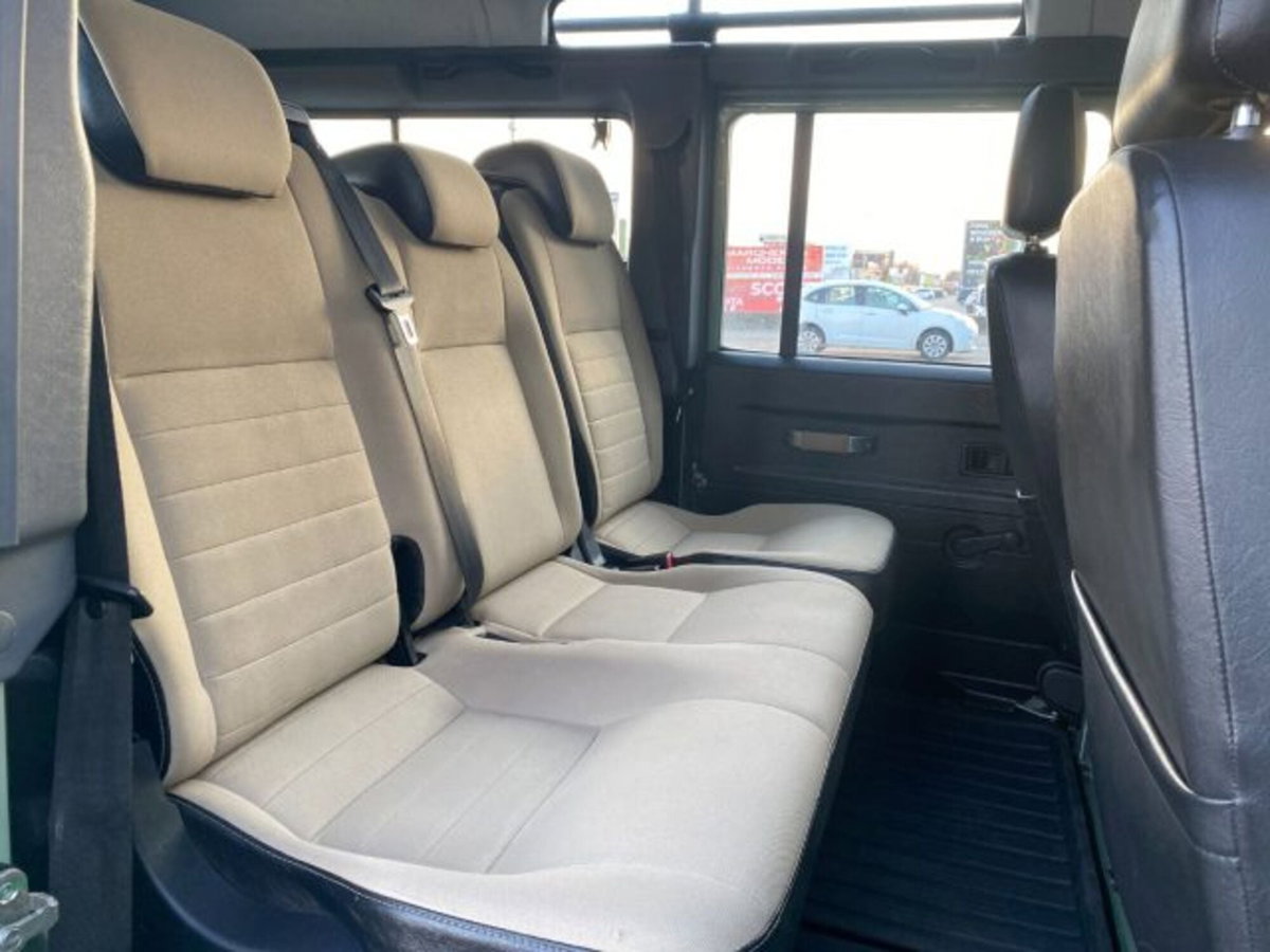 Land Rover Defender 110 2.2 TD4 Station Wagon Heritage Edition N1 (9)
