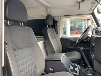 Land Rover Defender 110 2.4 TD4 Hard Top E (7)