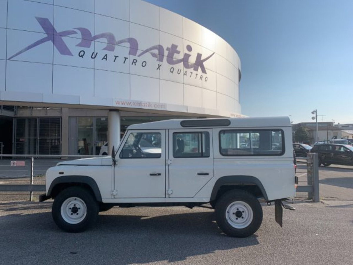Land Rover Defender 110 2.5 Td5 cat Station Wagon (5)