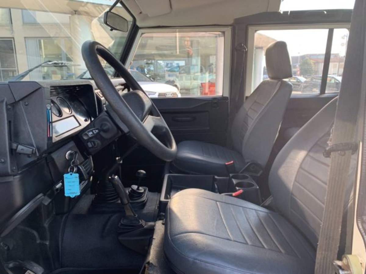 Land Rover Defender 110 2.5 Td5 cat Station Wagon (6)