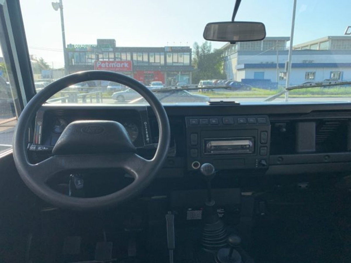 Land Rover Defender 110 2.5 Td5 cat Station Wagon (9)