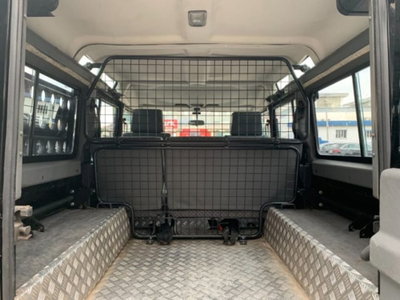 Land Rover Defender 110 2.5 Td5 cat Station Wagon (8)