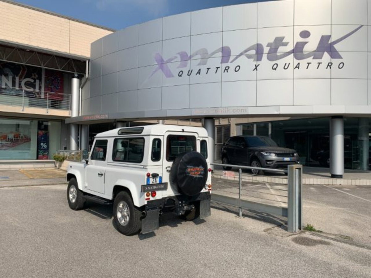 Land Rover Defender 90 2.2 TD4 Soft top N1 (3)