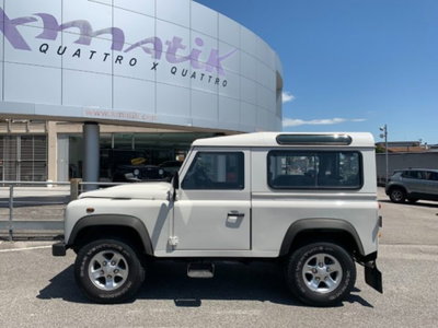 Land Rover Defender 90 2.4 TD4 Station Wagon S (4)