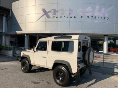 Land Rover Defender 90 2.4 TD4 Station Wagon S (4)