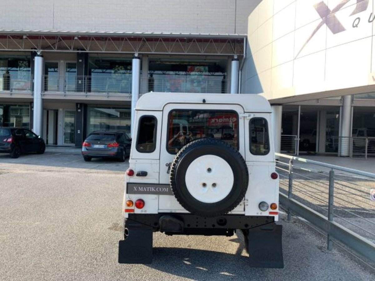 Land Rover Defender 90 2.4 TD4 Station Wagon S (5)
